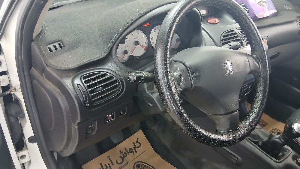 پژو-206 صندوقدار-1390