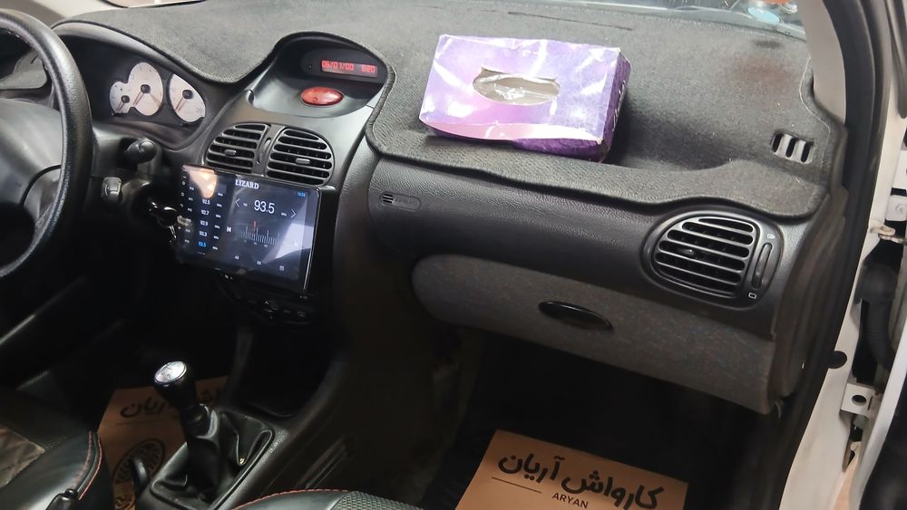 پژو-206 صندوقدار-1390