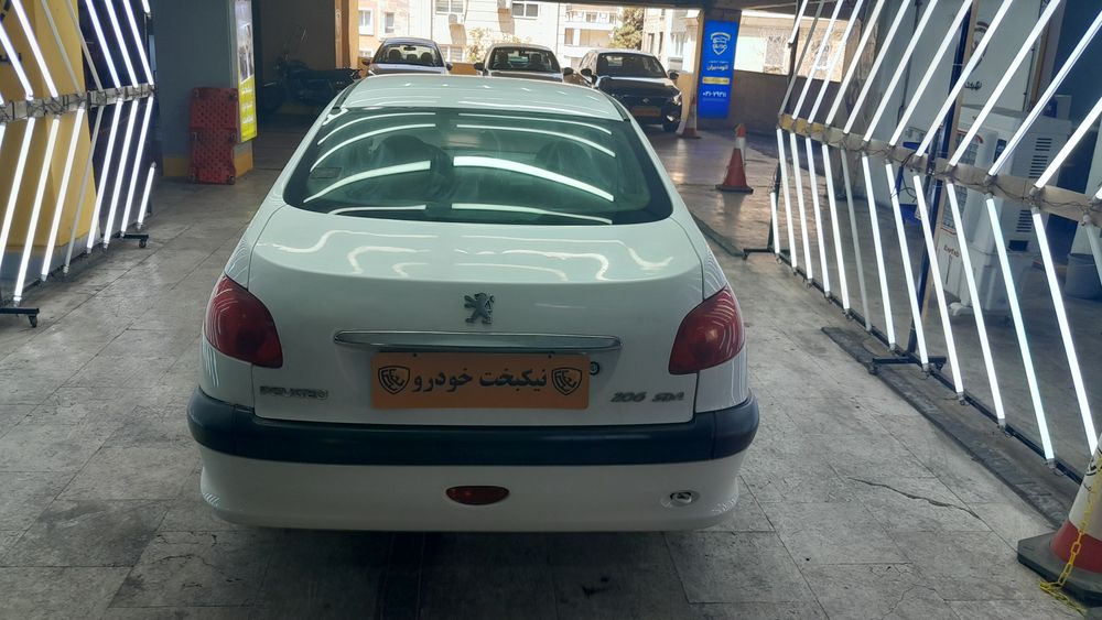 پژو-206 صندوقدار-1390