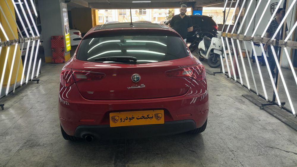 آلفارومئو-جولیتا-2014
