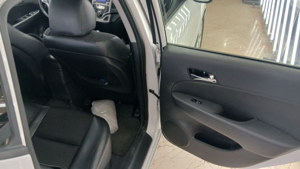 هیوندای-i30-2012