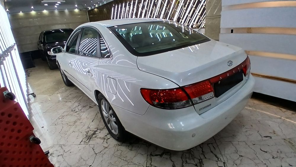 هیوندای-آزرا-2008