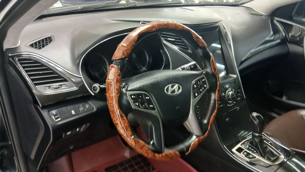 هیوندای-آزرا-2013