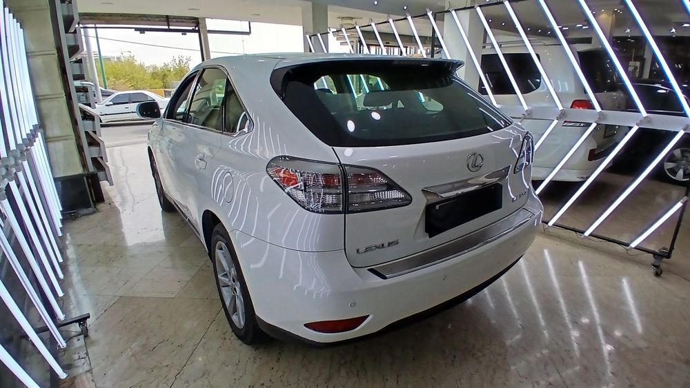 لکسوس-RX-2011