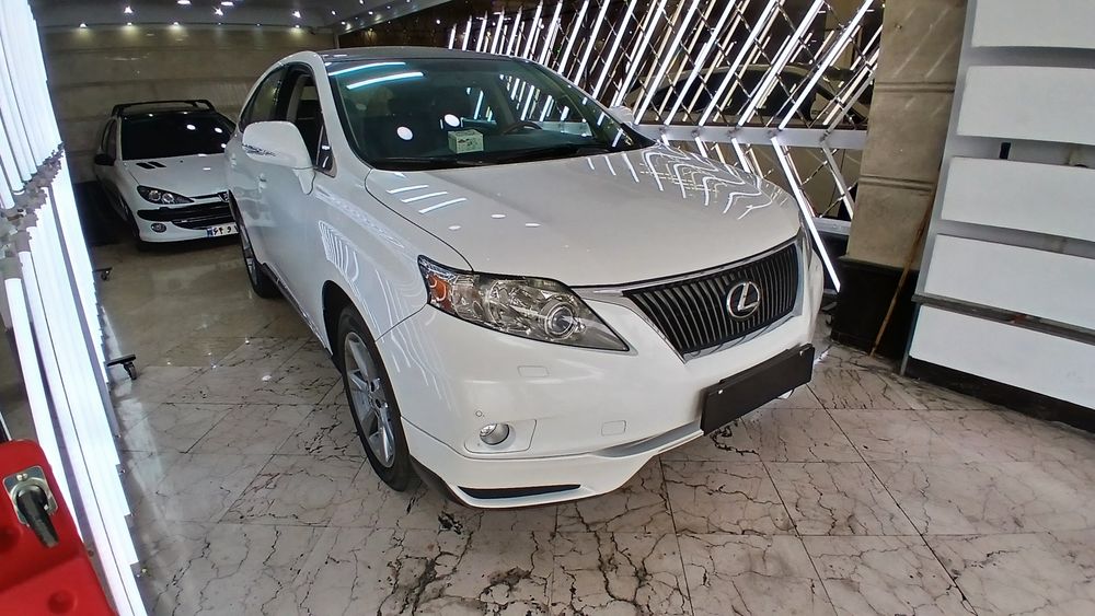 لکسوس-RX-2011