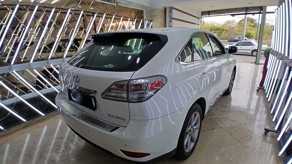 لکسوس-RX-2011