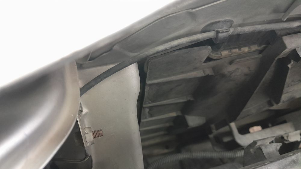 defect-car-تویوتا-یاریس صندوقدار 1300 سی سی-2010