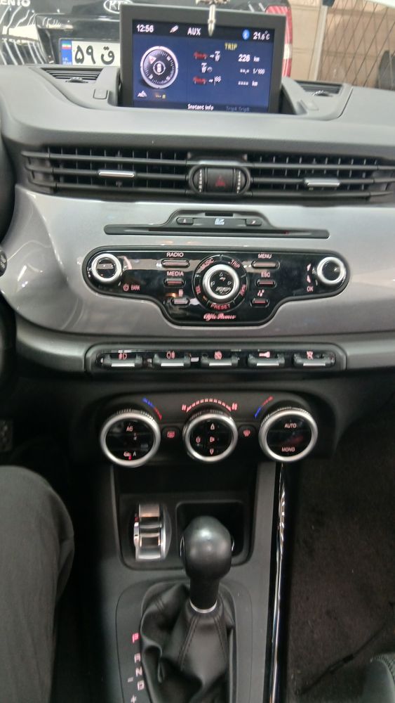 آلفارومئو-جولیتا-2012